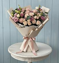 Букет цветов из:  Розы и Лизиантусы #REPLACE_PRED# Кедровом Красноярского края