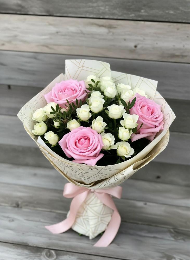 Букет цветов из: Розы в Кедровом Красноярского края
