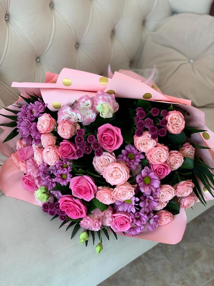 Букет цветов из: Хризантемы, Розы и Лизиантусы в Кедровом Красноярского края