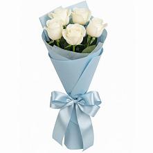 Букет 5 Белых роз Проуд в Кедровом Красноярского края