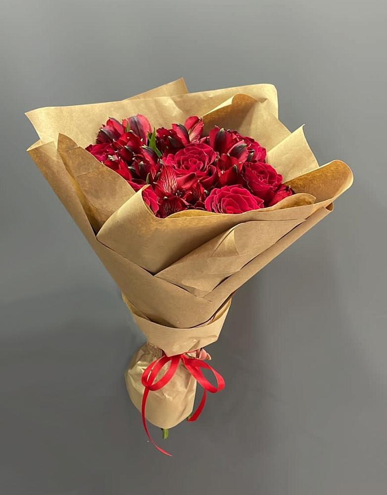 Букет цветов из: Альстромерии и Розы в Кедровом Красноярского края