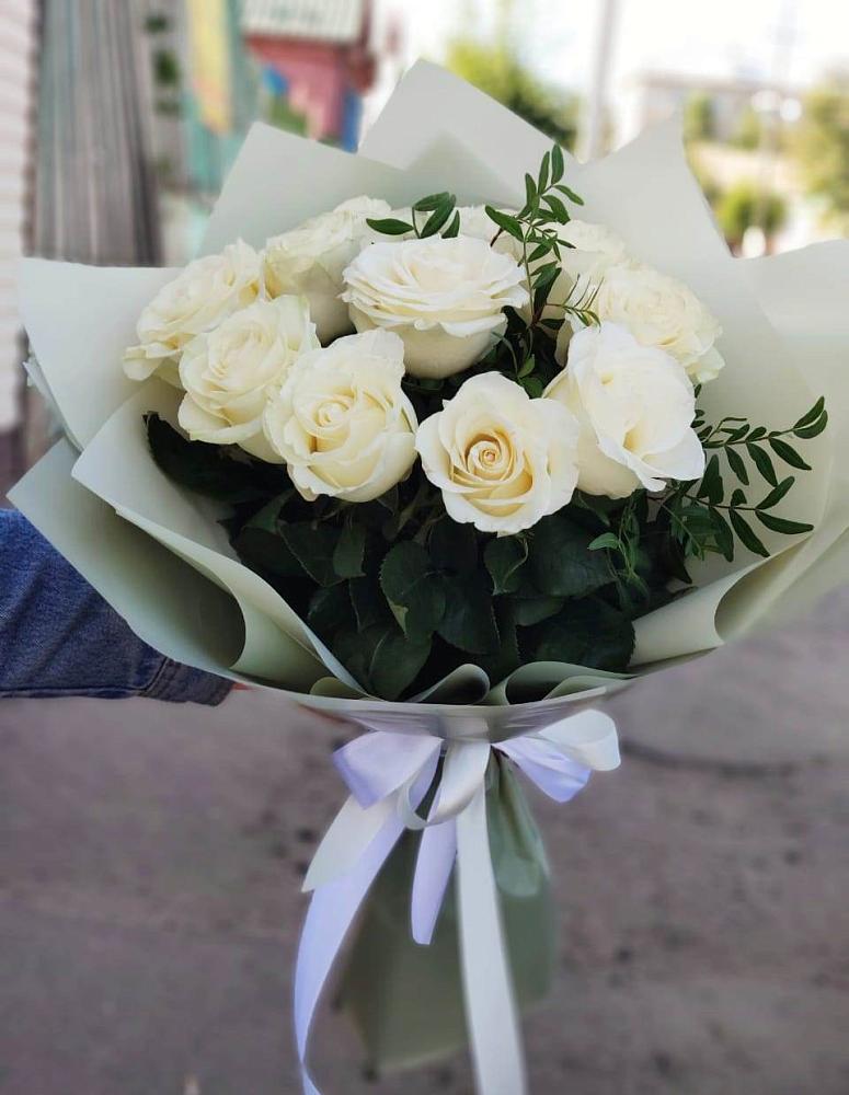 Букет Белые розы Проуд в Кедровом Красноярского края