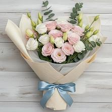 Букет цветов из:  Лизиантусы в Кедровом Красноярского края