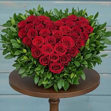 Цветочная композиция из Розы в виде сердца в Кедровом Красноярского края