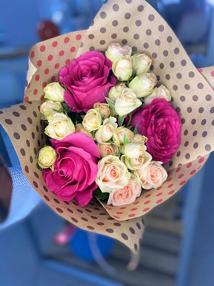 Букет цветов из: Розы в Кедровом Красноярского края