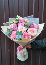 Букет цветов из:  Розы и Гвоздики в Кедровом Красноярского края