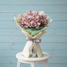 Букет цветов из:  Орхидеи и Розы в Кедровом Красноярского края