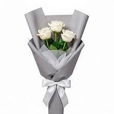 Букет 3 белые розы в Кедровом Красноярского края