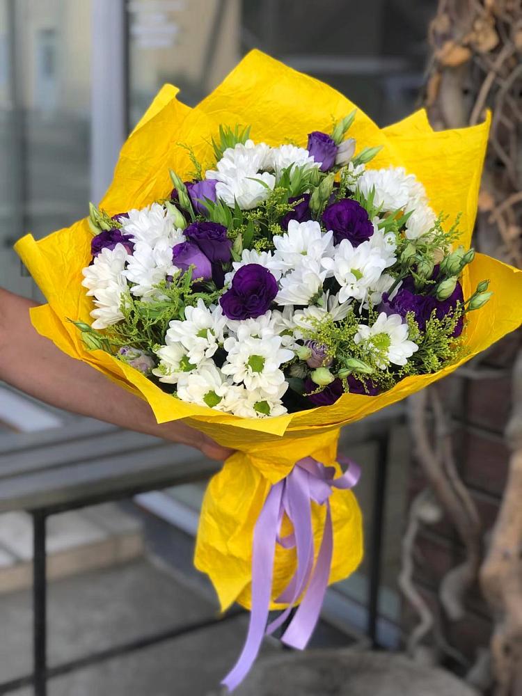 Букет цветов из: Ирисы, Хризантемы и Ромашки в Кедровом Красноярского края
