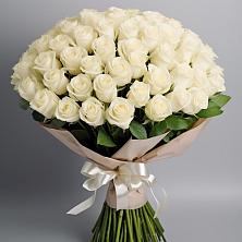 Букет 101 беля роза Белоснежка в Кедровом Красноярского края