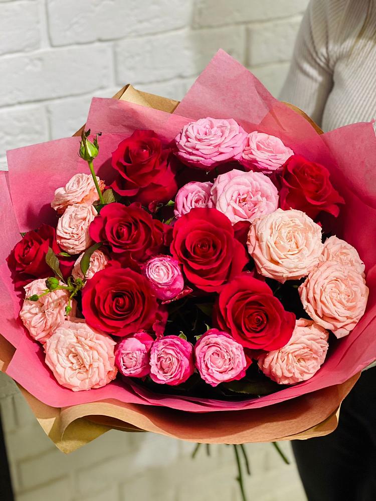 Букет цветов из: Розы в Кедровом Красноярского края