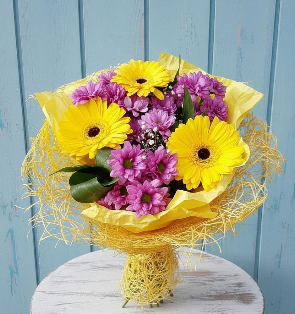 Букет цветов из: Хризантемы и Герберы в Кедровом Красноярского края