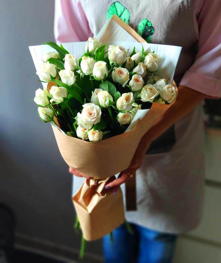 Букет цветов из: Розы в Кедровом Красноярского края