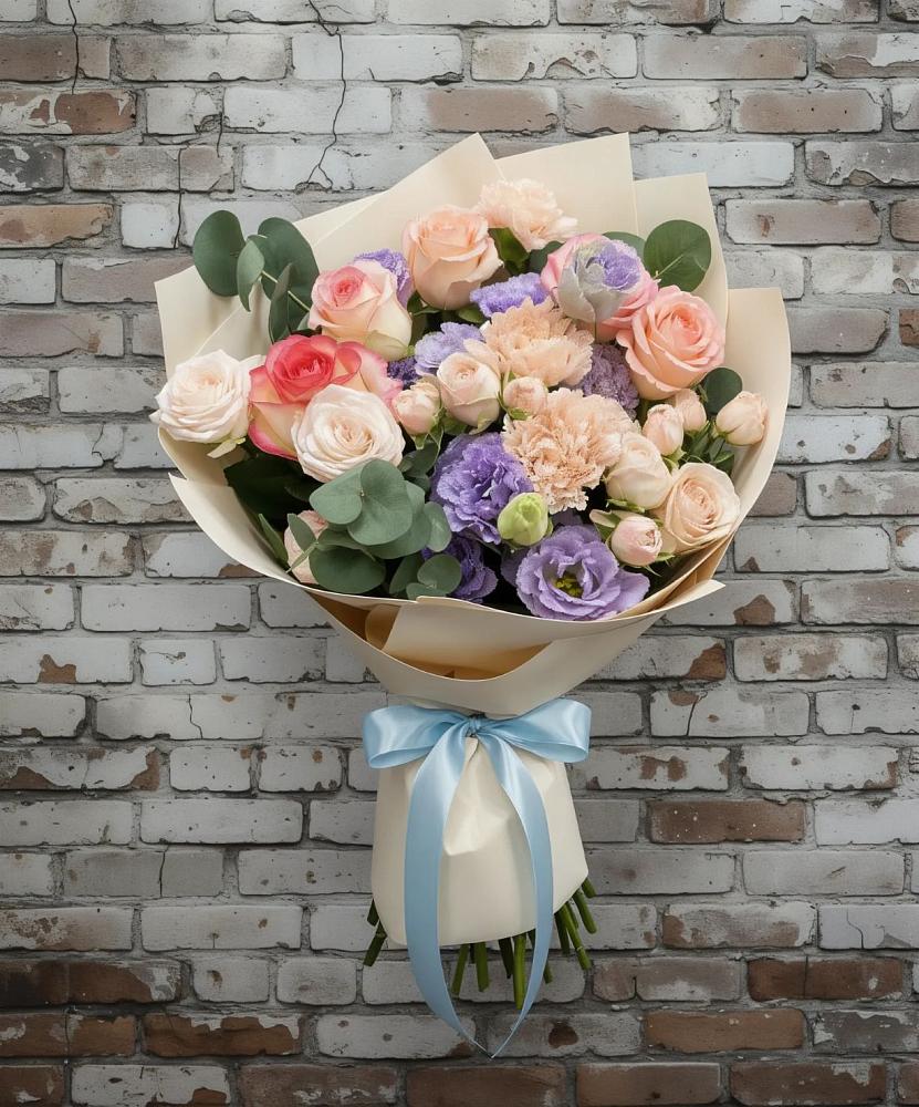 Букет цветов из: Розы, Лизиантусы и Гвоздики в Кедровом Красноярского края