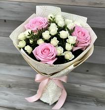 Букет цветов из:  Розы в Кедровом Красноярского края