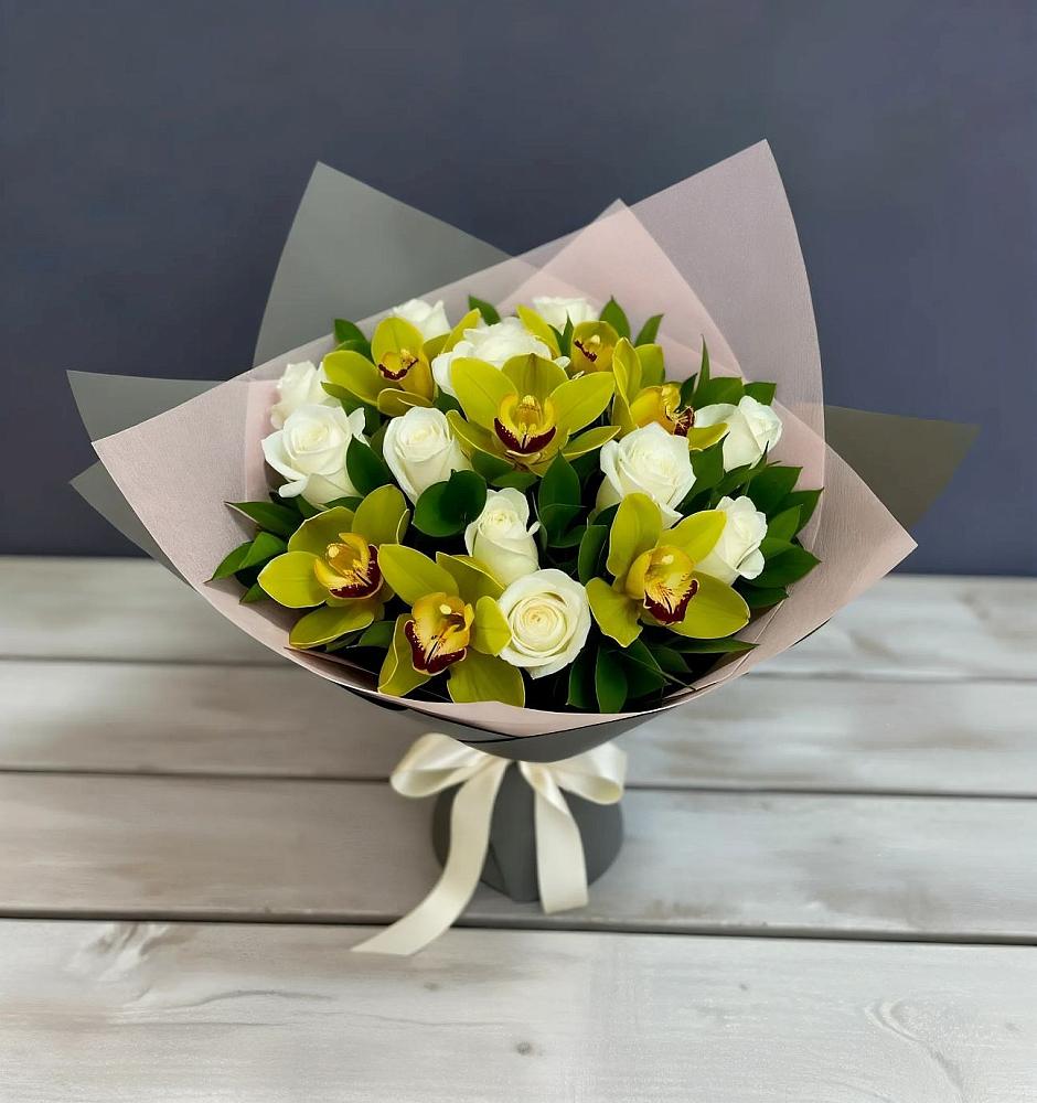 Букет цветов из: Орхидеи и Розы в Кедровом Красноярского края