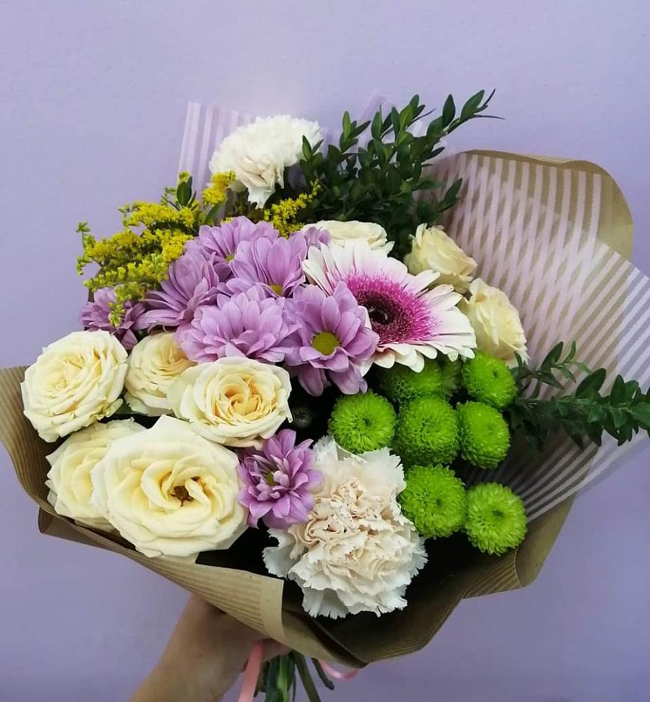 Букет цветов из: Хризантемы, Розы, Гвоздики и Герберы в Кедровом Красноярского края