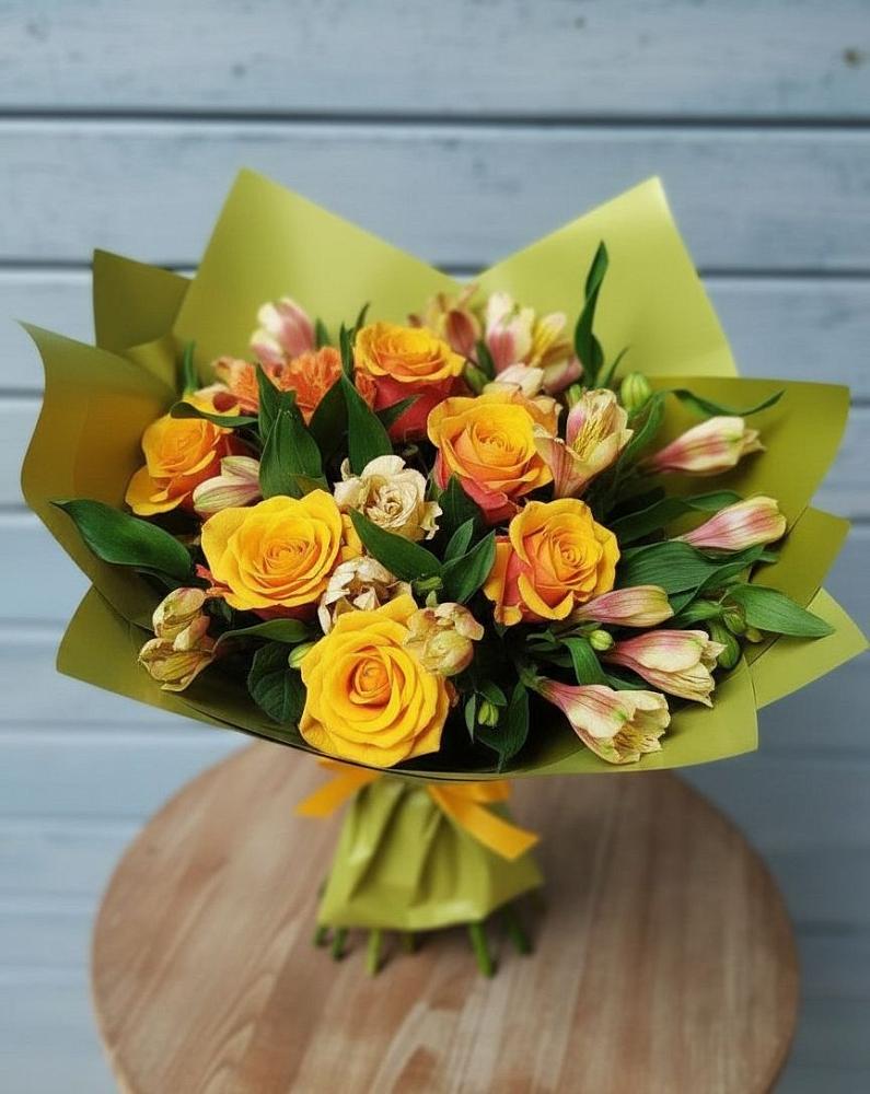 Букет цветов из: Альстромерии и Розы в Кедровом Красноярского края