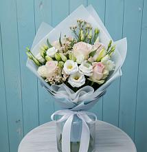 Букет цветов из:  Розы и Лизиантусы #REPLACE_PRED# Кедровом Красноярского края