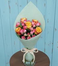 Букет цветов из:  Розы в Кедровом Красноярского края