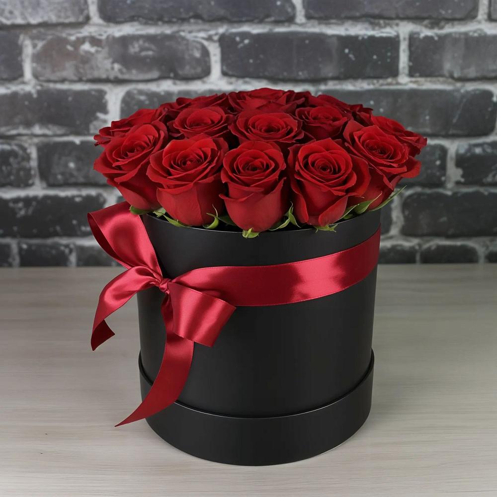 Цветочная композиция из Розы в шляпной коробке в Кедровом Красноярского края