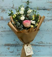 Букет цветов из:  Розы и Лизиантусы в Кедровом Красноярского края