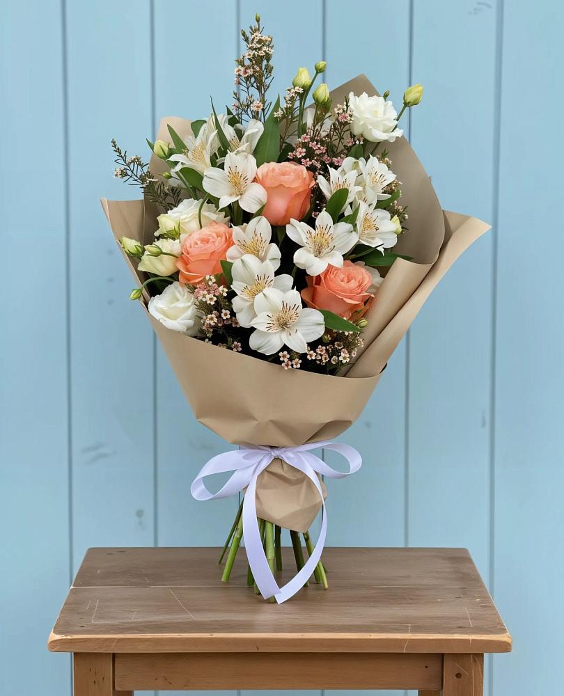 Букет цветов из: Альстромерии, Лизиантусы, Розы и Хризантемы в Кедровом Красноярского края