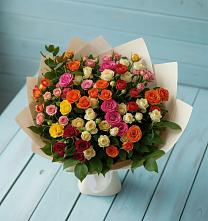 Букет Микс из разноцветных кустовых роз в Кедровом Красноярского края