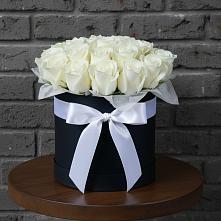 Цветочная композиция из Розы в шляпной коробке #REPLACE_PRED# Кедровом Красноярского края